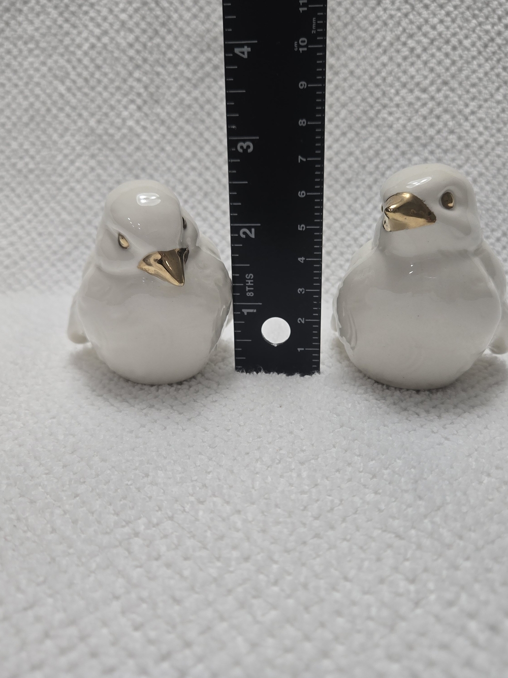 Goebel White Porcelain Bird Figurines with Gold Beaks - Pair - Picture 5 of 6